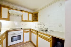 Kitchen- click for photo gallery